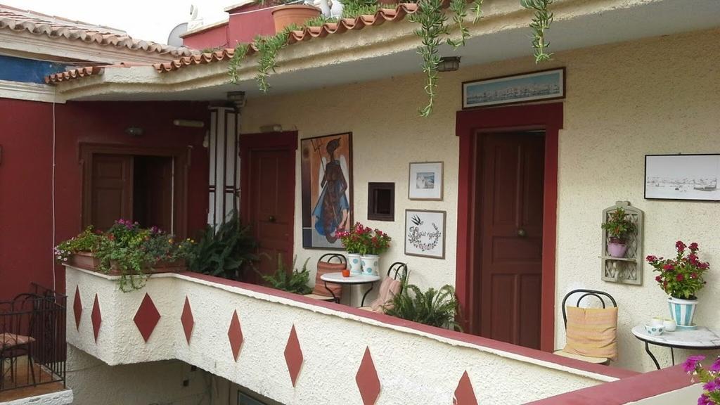 Апартаменты Aeginitiko Archontiko Aegina Экстерьер фото